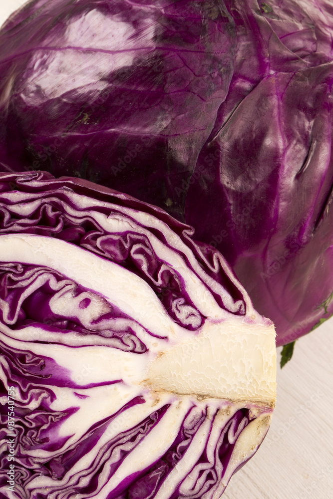 Obraz premium red cabbage on a wood