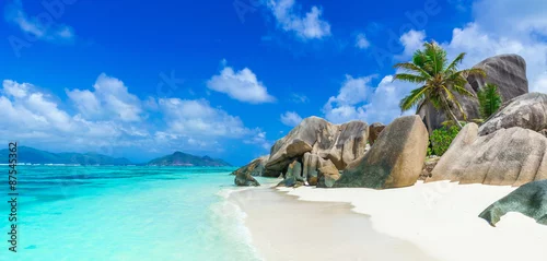 Obraz Tropical Paradise - Silver Source Cove - Plaża na wyspie La Digue na Seszelach