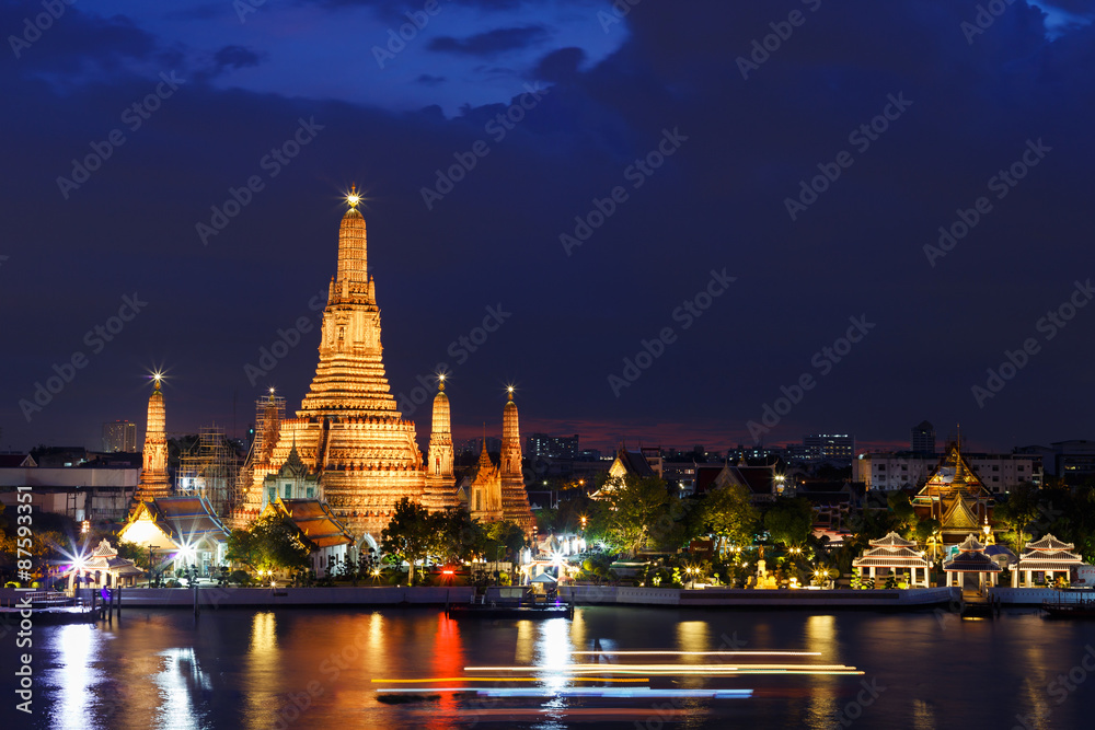 Wat Arun Temple in twilight at bangkok thailand.