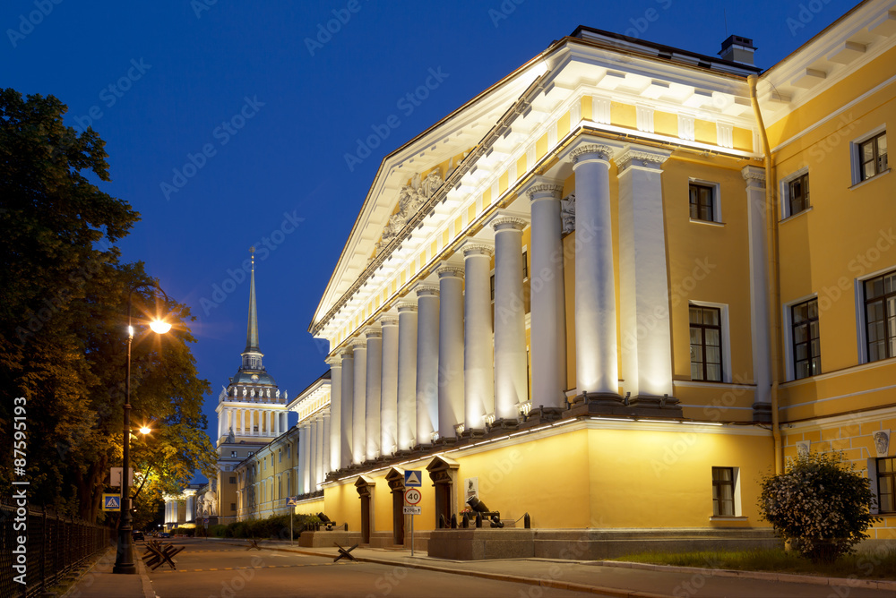 Fototapeta premium The Admiralty building - the former headquarters of the Admiralty Board and the Imperial Russian Navy in St. Petersburg, Russia