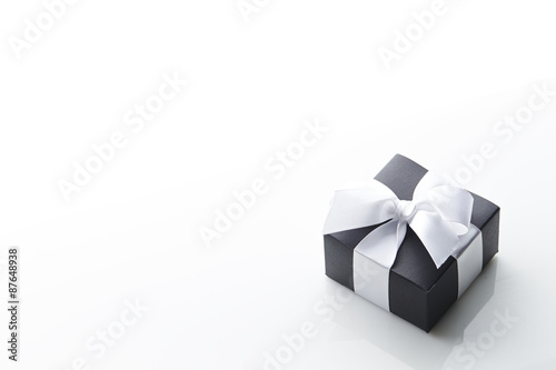 Gift box © mnimage