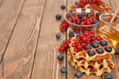 Fototapeta Naklejka Na Ścianę i Meble -  Liege waffles with berries