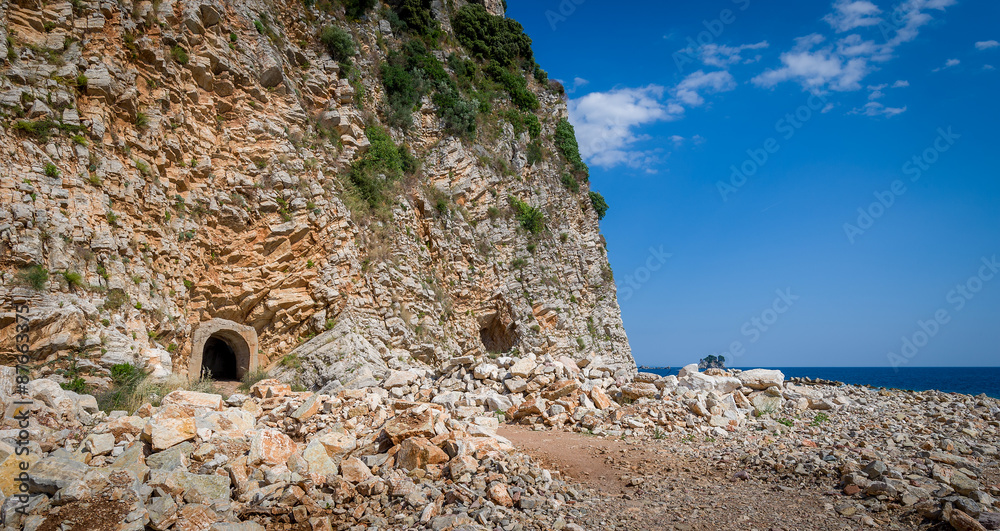 Fototapeta premium Small tunnel through the big mountain.