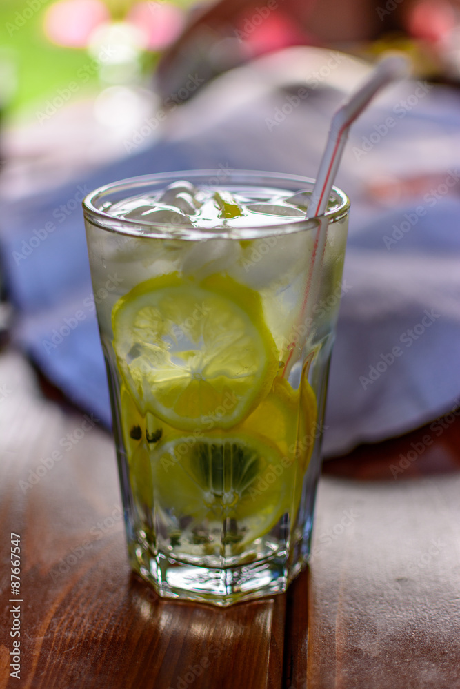 Fototapeta premium Lemon drink