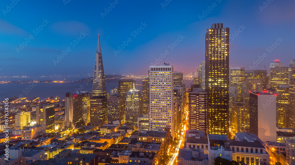 Fototapeta premium San Francisco Skyline at Dusk
