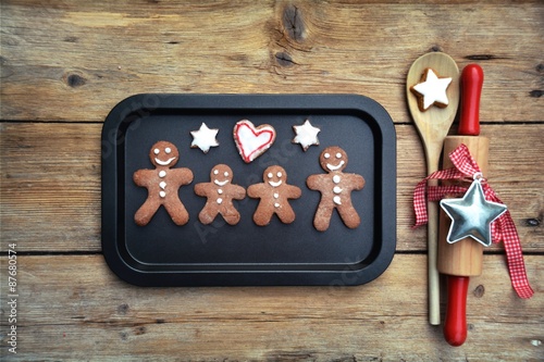 Weihnachtsbäckerei - Plätzc...