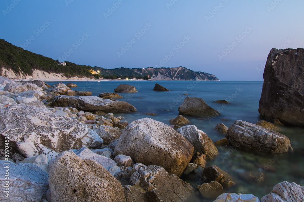 Foto della costa marchigiana di notte Foto della costa marchigiana di notte