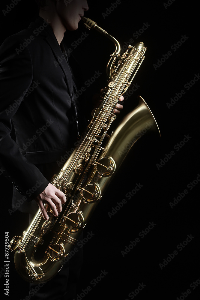Fototapeta premium Saksofon Jazz Instruments Saksofonista z saksofonem barytonowym