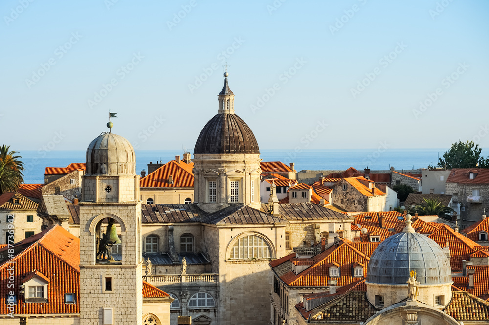 Dubrovnik Altstadt mit Kuppel und Kirchturm
