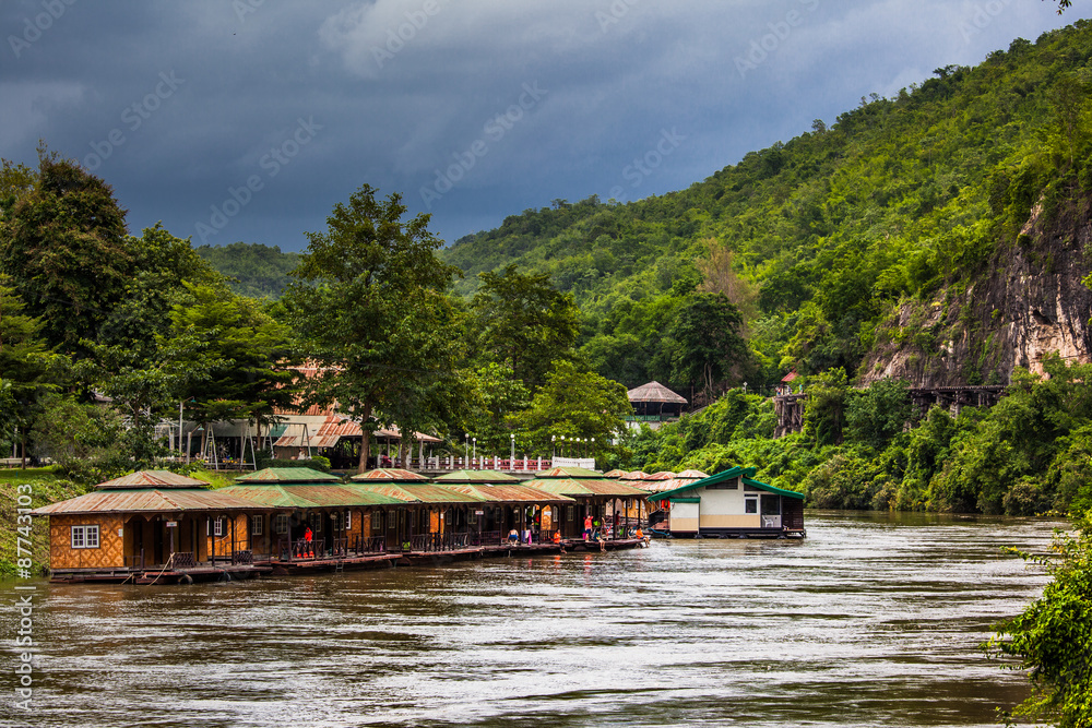 Obraz premium Floating on the river