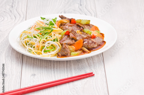Cantonese Beef with Noodles