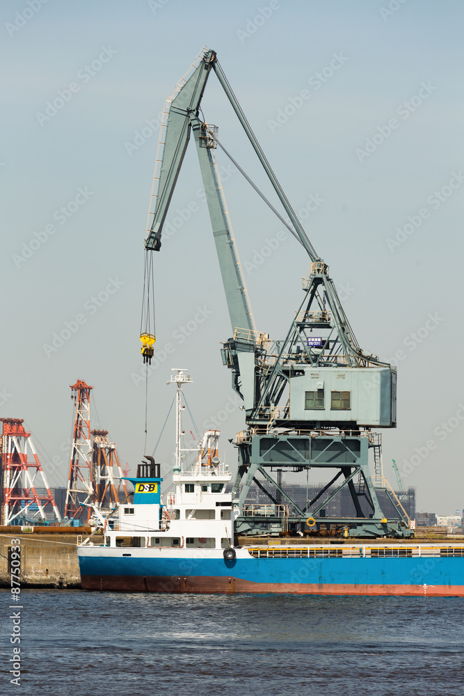 Fototapeta premium 港湾の大型クレーン 