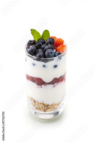 Wallpaper Mural homemade healthy breakfast with yogurt, berry and oatmeal, dieti Torontodigital.ca
