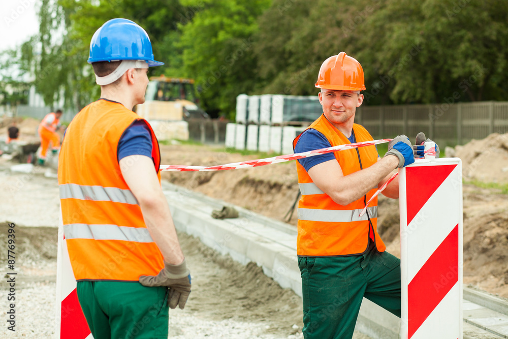 © Photographee.eu - Road construction workers © Photographee.eu - Road construction workers