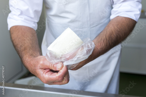 Feta cheese production packeting