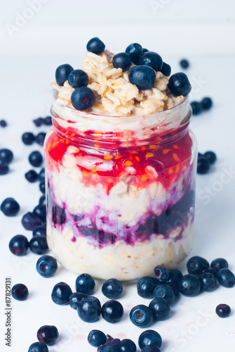 porridge with raspberries and blueberries