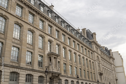 Building Facade in Paris, France © Emmoth