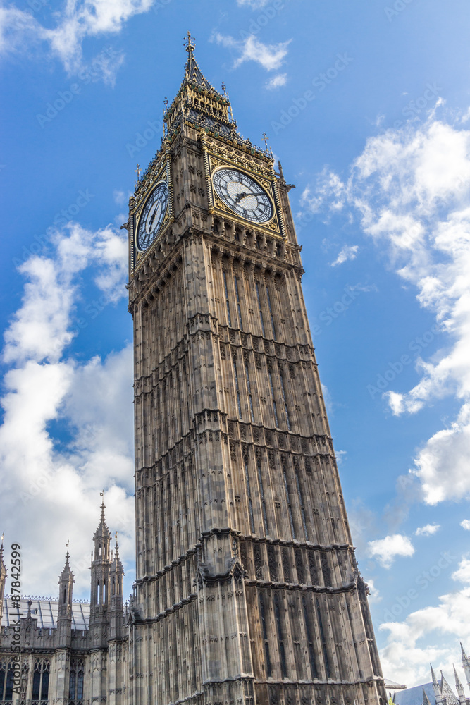 Obraz premium Big Ben under a blue sky
