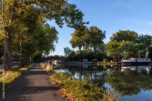 Canvas Print France. Péniches sur le Canal latéral à la Garonne
