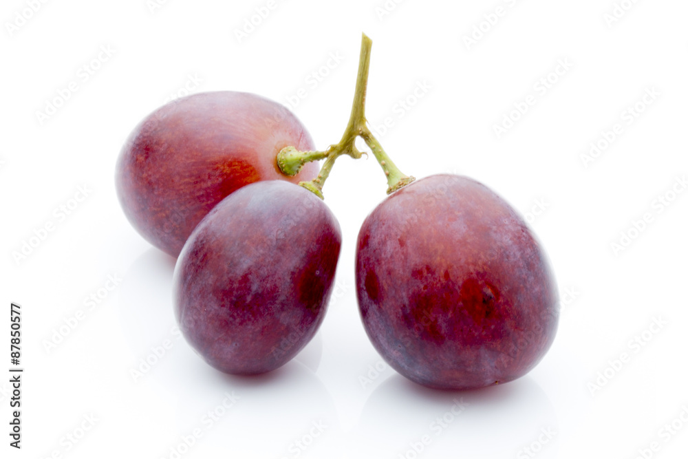 Obraz premium Grape on the white background. Fresh berry.