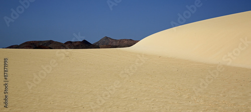 panoramique sur le désert de l'île de fuerteventura