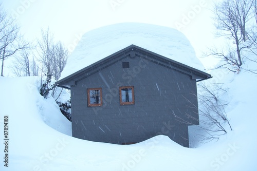 House in the snow © Simun Ascic