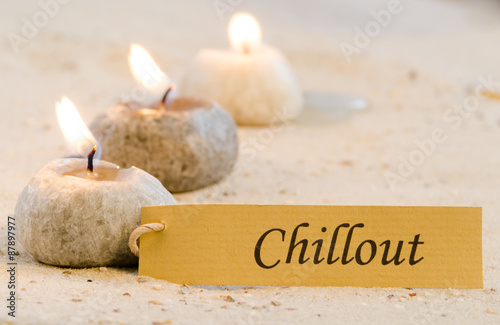 chilloutschld vor steinkerzen photo