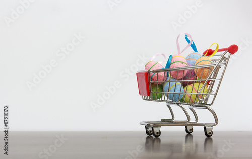 shopping basket with Easter eggs