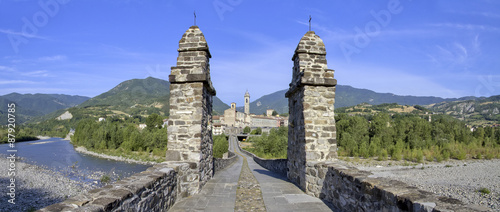 Tableau sur toile bobbio in provincia di piacenza in emilia romagna in italia da visitare per turi
