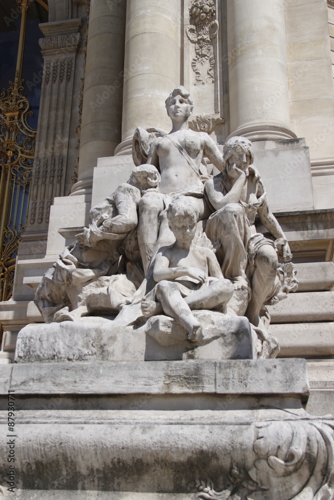 Statue du Petit Palais à Paris