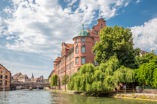 Obraz na plátně Ecole de musique Saint Thomas, entrée de la Petite France à Strasbourg
