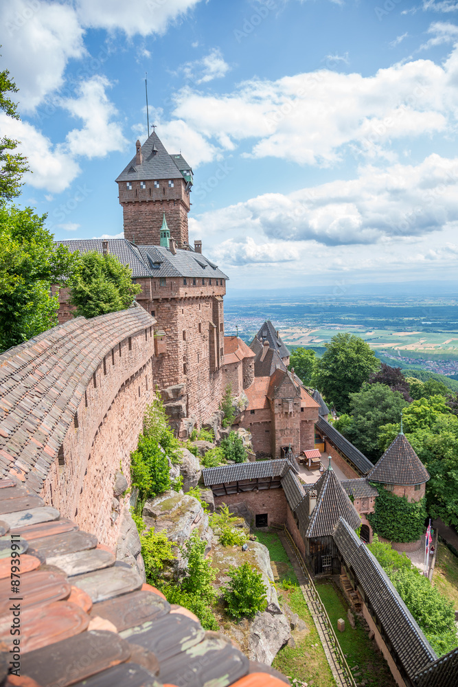 Château du Haut-Koenigsbourg et plaine d'Alsace