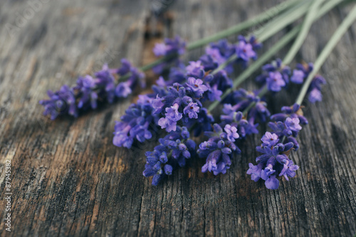 Fototapeta Naklejka Na Ścianę i Meble -  Lavender flowers on table close up