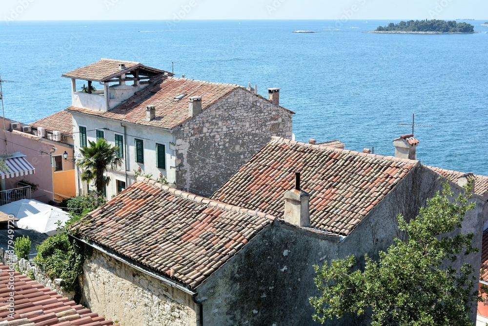 Häuser in der Hafenstadt Rovinj in Kroatien