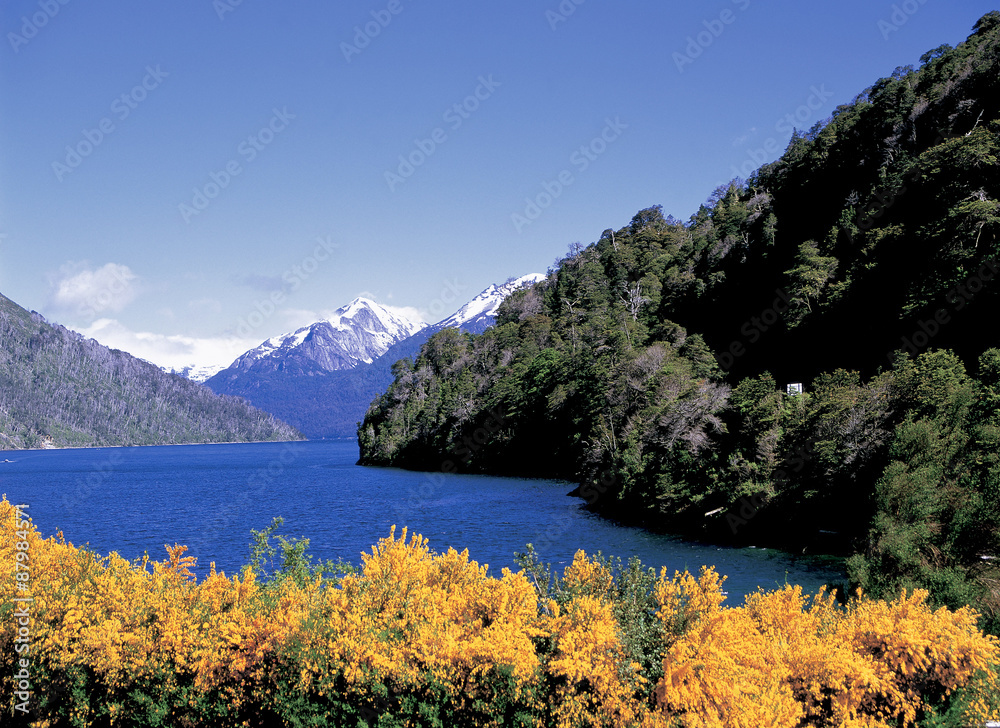 アンデス地方のサン・カルロス・デ・バリローチェ Stock Photo Adobe Stock