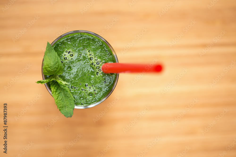 Green smoothie with spinach, green apple and celery Green smoothie with spinach, green apple and celery