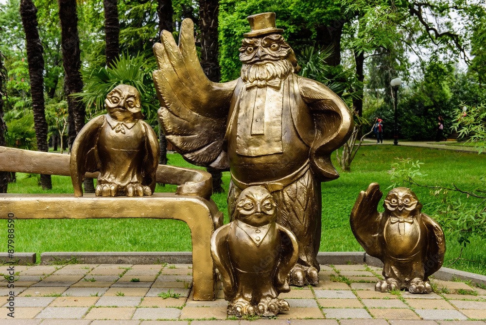 Obraz premium An Interesting sculpture at place des Arts in downtown Sochi, Russia.