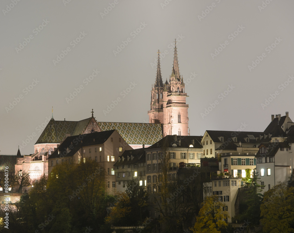 Kirche bei Nacht in Basel