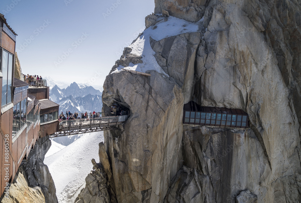 Ταπετσαρία Amazing suspension footbridge between tho peaks on Aiguille du Midi,3842m, Mont Blanc Massif, France