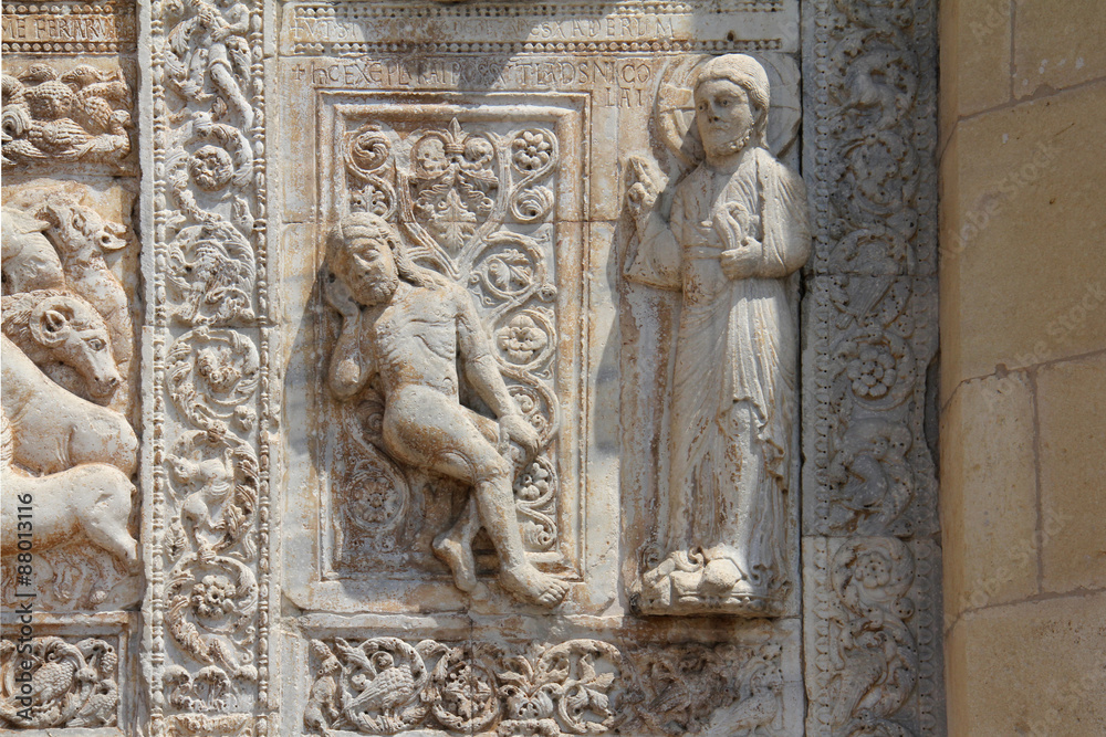 La creazione di Adamo; altorilievo; Basilica di S. Zeno, Verona