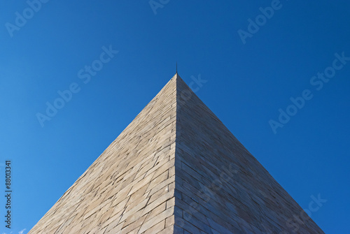 Piramide di Roma