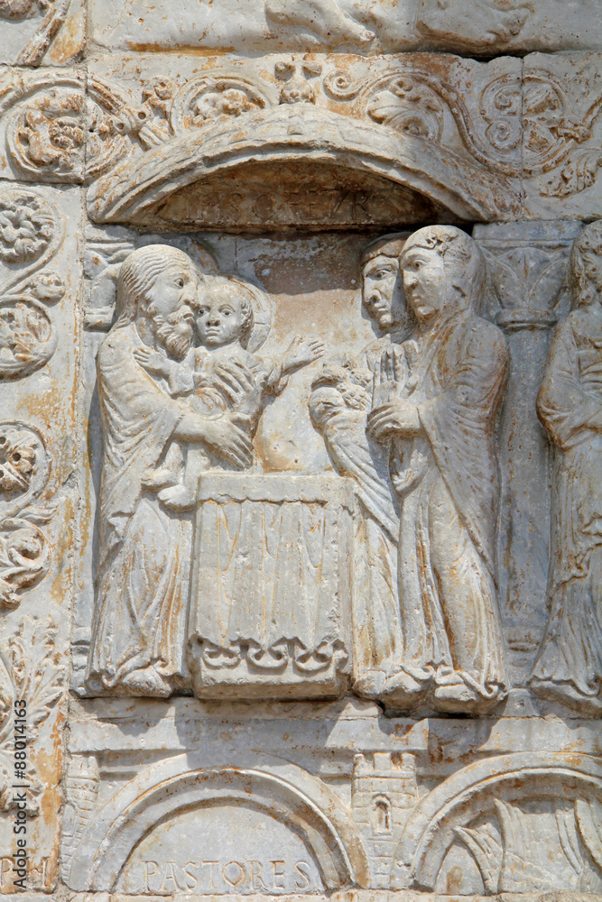 presentazione di Gesù al tempio; altorilievo; Basilica di S. Zeno, Verona presentazione di Gesù al tempio; altorilievo; Basilica di S. Zeno, Verona