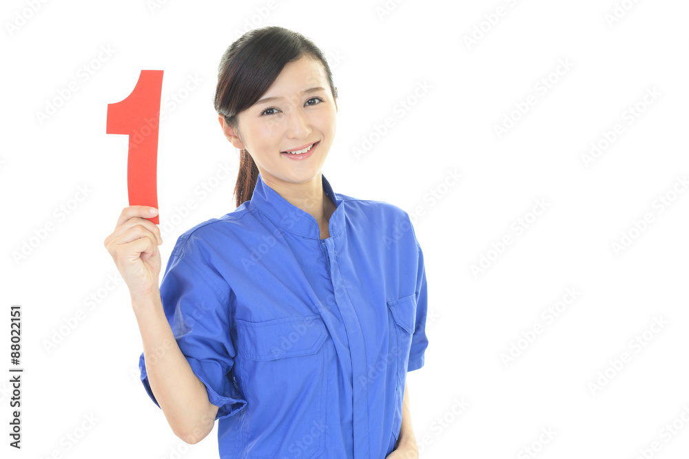 笑顔の女性作業員