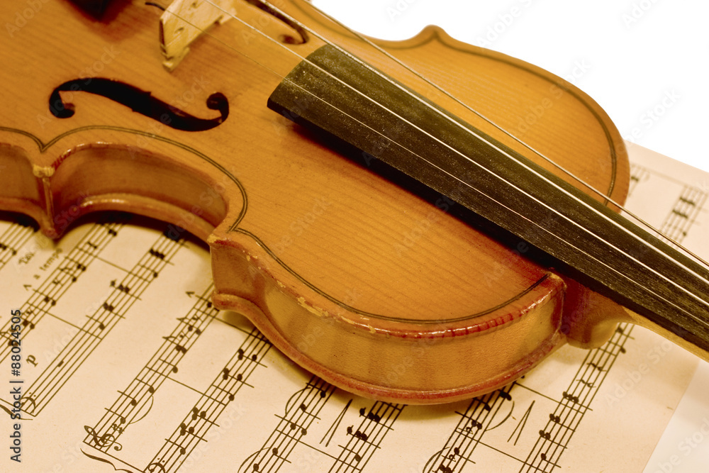 Fototapeta premium Old violin and musical notes