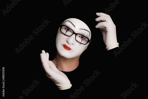 thoughtful portret of the mime