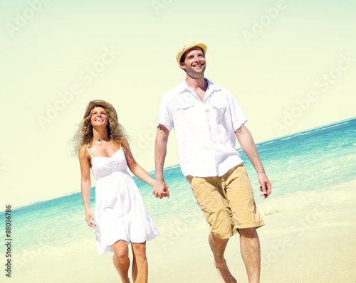 Honeymoon Couple Summer Beach Dating Concept © Rawpixel.com