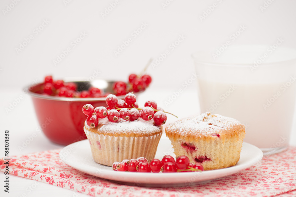Cupcakes With Fresh Redcurrant. White Painted Table Cupcakes With Fresh Redcurrant. White Painted Table
