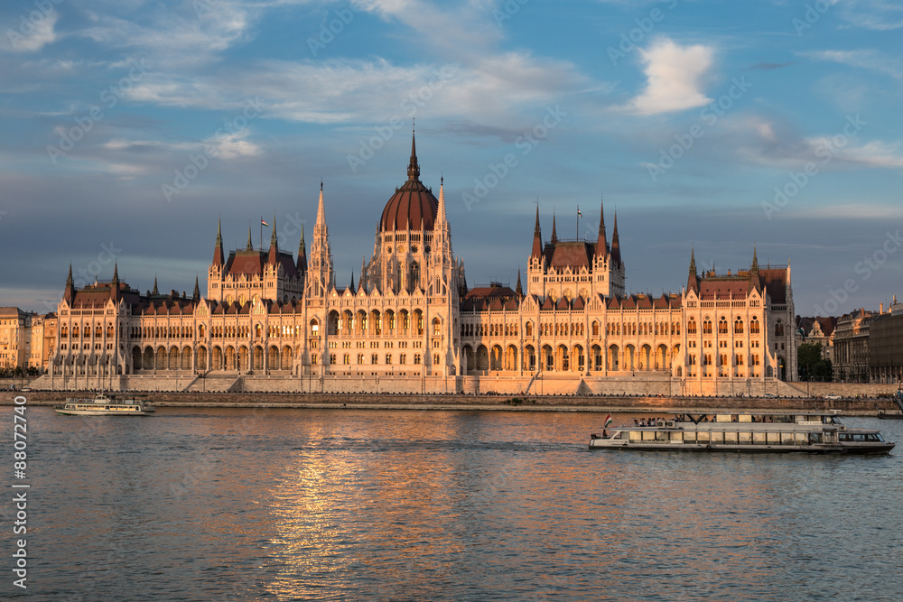 Hungarian Parliament on the Danube, Budapest Hungarian Parliament on the Danube, Budapest