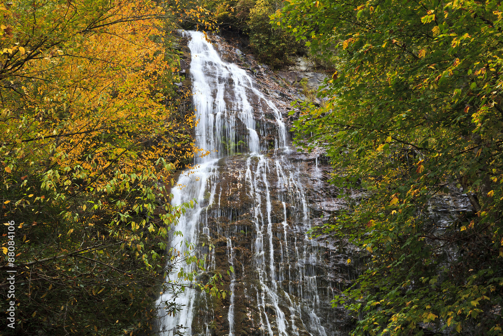Fototapeta premium Mingo Falls near Cherokee, North Carolina in the fall