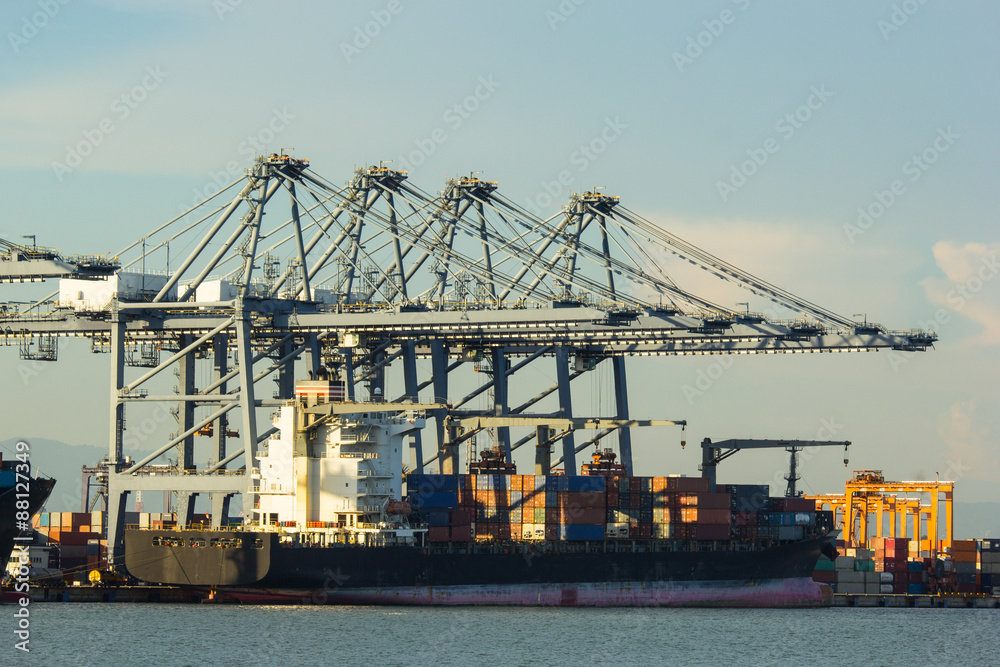 Port container terminal for transporatation